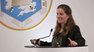Grace McCormack What we can learn from wild honey bees