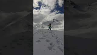 Архыз. Горнолыжный курорт России. Северный склон. Snowboarding. Snowboarder