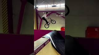 Как НЕ нужно делать барспин на спайне #bmx #bmxgirl #bmxlife