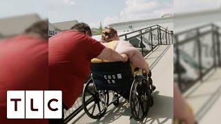 Chris Falls While Pushing Tammy Up A Ramp #shorts #1000lbsisters