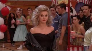 Julianne Hough sings "You're the One That I Want" on Grease Live. In HD.