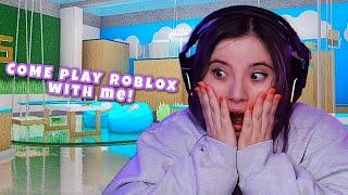  Playing Roblox! 