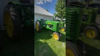 DEERE display: 1947 B in same family for over 75 years! #americanfarmer #johndeere #twocylinder