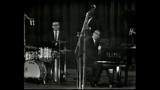 Dave Brubeck Quartet 11/1966 "Cassandra" Joe Morello, Paul Desmond, Eugene Wright "Newport in Paris"