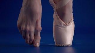 EN POINTE