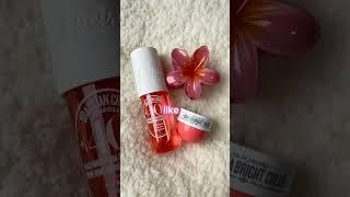 Your @soldejaneiroofficial if you #preppy #skincareproducts #perfume #beautyproducts
