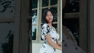 [TIKTOK] Tiktok Viral ABG SMP Bali Pamer Belahan?