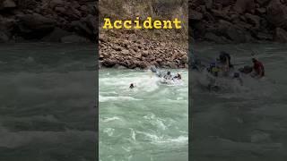 Rafting accident in Rishikesh #shorts #rafting #rishikesh