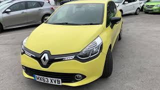 Renault Clio yellow nav media