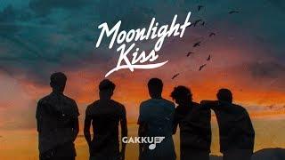 Moonlight - Kiss