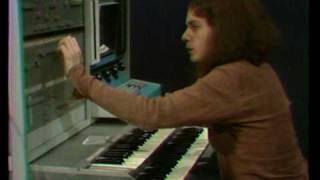 Laurie Spiegel plays Alles synth - temporary replacement