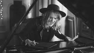 Elles Bailey -   What's The Matter With You