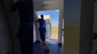 Boeing 777 door closing #shorts #flyuia #crew #aviation