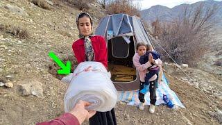 The hardworking girls of resilient nomads: building a survival tent in the mountain