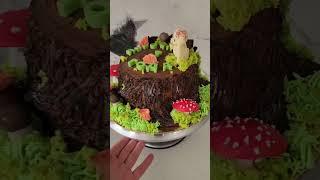 Сочный, шоколадный, в меру сладкий, с нежной нугой, слегка обжаренным арахисом и сливочной карамелью