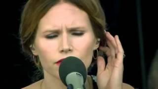 Nina Persson & Kungliga Filharmonikerna - Famous Blue Raincoat (DN Sommarkonsert 2011)