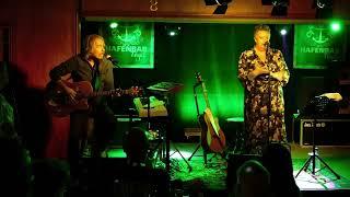  Kaz Hawkins & Mathis Richter-Reichhelm - On This Little Island - Live in Berlin.