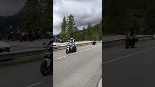 BMW M1000R в горах Италии #shorts #motorcycle #bmw