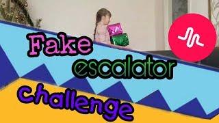 Трюк с эскалатором в мюзикали/ Fake escalator challenge