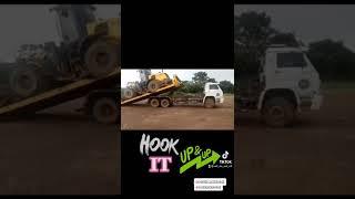 Hook it UP ⬆️ Flatbed for hooklift trucks hauling machines & pallets and more …