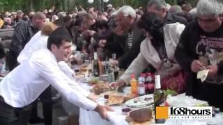 ГОЛОДНЫЕ АРМЯНГУТАНЫ МЯСО В КАРМАН ПИХАЮТ 14.05.2013