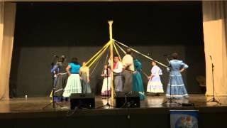 atividades Dança Gaúcha -pau de fitas com terceira idade Donas de Casa