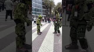 Springtrap meets Springtrap ( FNAF Cosplay ) (Wondercon) (Spiderman meme)