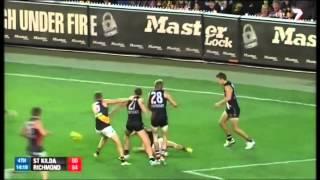 Jake King drops a hanger - AFL