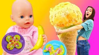 ¡Hacemos un postre con plastilina Play Doh! La muñeca bebé Baby Born. Juguetes para niñas