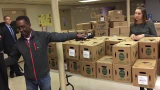 Lt. Gov Kathy Hochul and Congressman Joe Morelle deliver turkey dinners