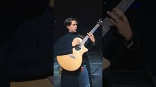 When a guitarist joins an opera…