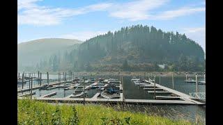 LAKE FRONT 4 BED 3 BATH DOWNTOWN SICAMOUS BC