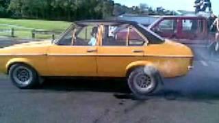 Kruiz's 1.3L escort doing a skid/burnout