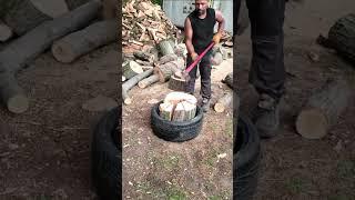 HAND SPLITTING RED OAK FIREWOOD WITH AN AXE #SHORTS