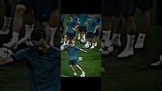 Cristiano Ronaldo teach player how to shoot #shorts #cr7pro #ronaldo #viralvideo #cristianoronaldo