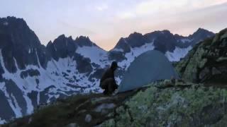 Auf der Suche nach den Schätzen der Alpen, Mineraliensuchen und Strahlen in der Schweiz