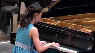 12 yr old Vicky Zhang plays J. Haydn, Concerto in D Major, Hob. XVIII / 11, 3rd mvt