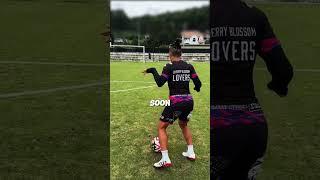 why Raheem Sterling runs like that?  #football