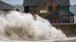 Storm Ashley Wreaks Havoc: 100 Flood Alerts Across UK!