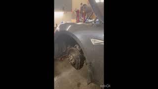 Replacing Front Air Suspension on Tesla Model S Facelift, DIY (English subtitle)