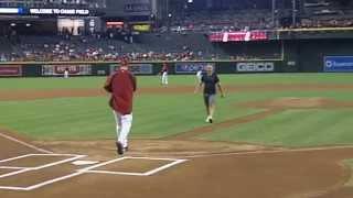 Arizona Sports 98.7 FM's Gambo throws out ceremonial first pitch