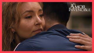 Leona llora al abrazar a Benjamín | El amor invencible 3/5 | C-3