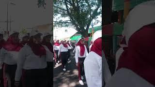 Topi Putih Jilbab Merah Mantap