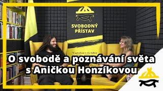 Studio Svobodného přístavu: O svobodě a poznávání světa s Aničkou Honzíkovou