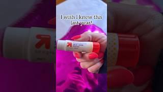 Use glitter & glue sticks to make easy custom Valentine’s Day balloons! #balloons #glitter #loveyou
