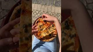 Round, reusable pizza box reveals delicious pizza  #pizzabox #reuse