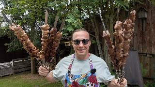 Еду на дачу. Готовлю три шашлыка: из свиной шеи, из бараньей лопатки, из говяжьей вырезки. Лето 2025