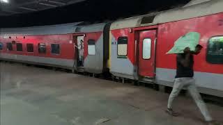 12716 Sachkhand Express arriving Agra Cantt with 6 hours Late (सचखंड एक्सप्रेस)