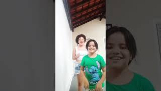 dançando com a minha prima