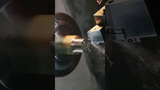 Токарный станок с ЧПУ, заказанный заказчиком, находится в обработке.
